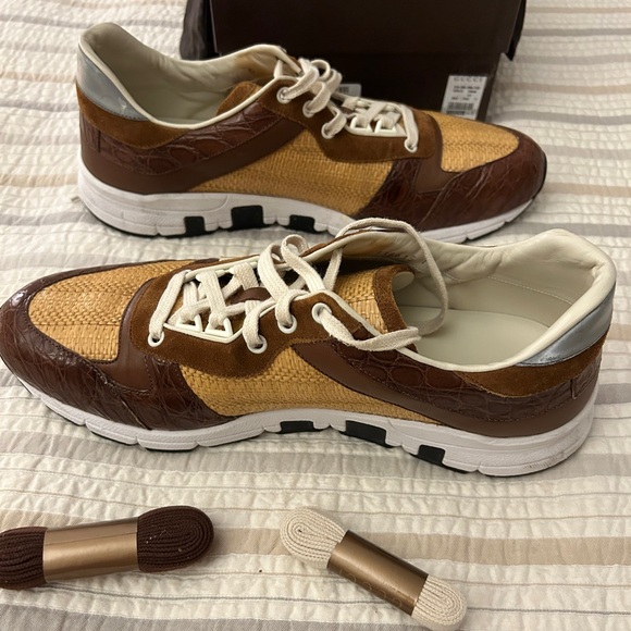 Gucci Sneakers comes with shoe bag and additional laces - Picture 5 of 8